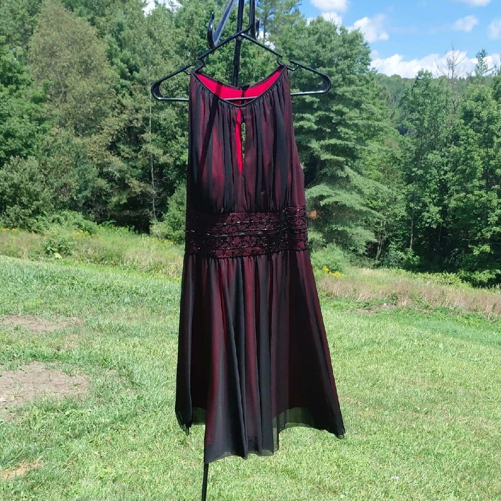 Elegant Black and Red Midi Dress
